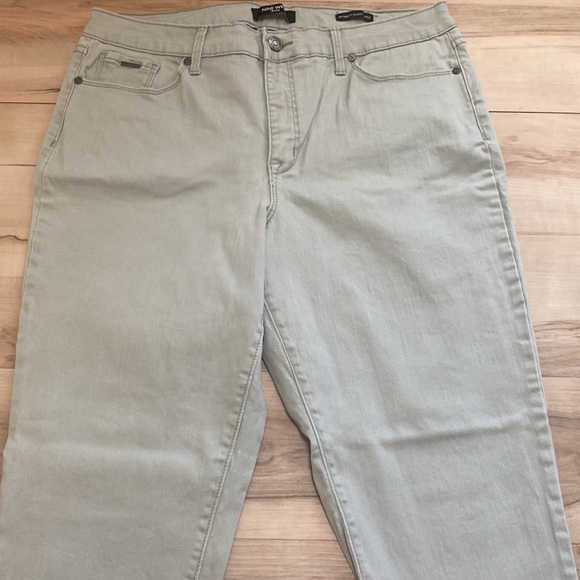 Nine West Jeans Womens Size 14. Gramercy Skinny Ankle with Raw Hems. - Picture 3 of 12